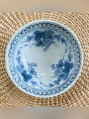 Vintage Japanese Arita Porcelain Blue & White Grape Vine Bowl 8”
